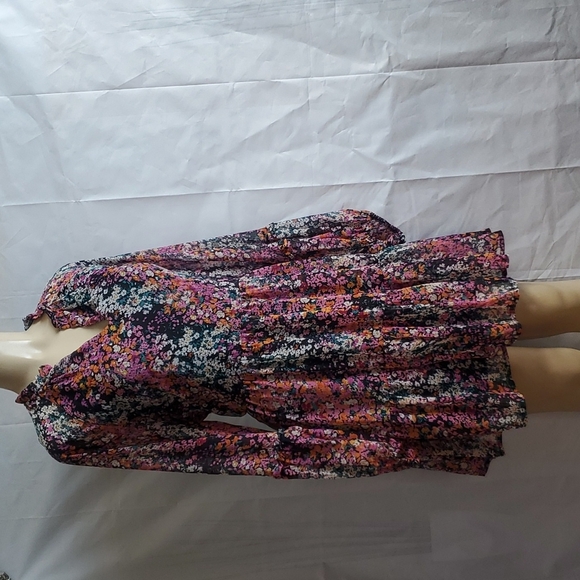 Vince Camuto Dresses & Skirts - NWT Vince Camuto Tiered Floral Mini Dress Black Multi Colors Size L